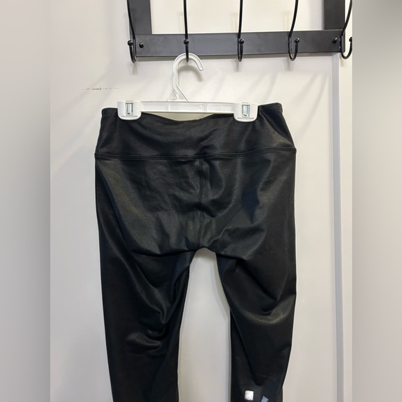 Alo Yoga Air Brush Black Brilliance High Rise Leggings - Picture 10 of 10